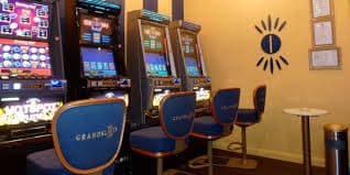 free bonus app running on a Philippine player's smartphone showing live casino lobby